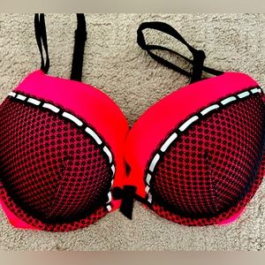 Red and black very sexy push up bra.